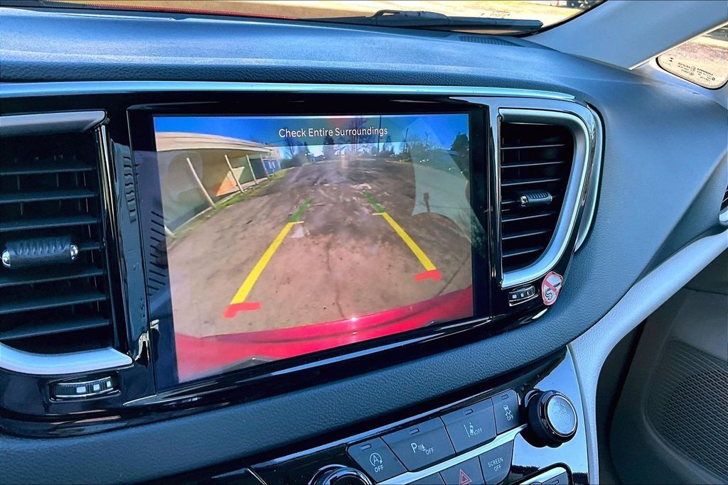 2023 Chrysler Pacifica Touring L OR