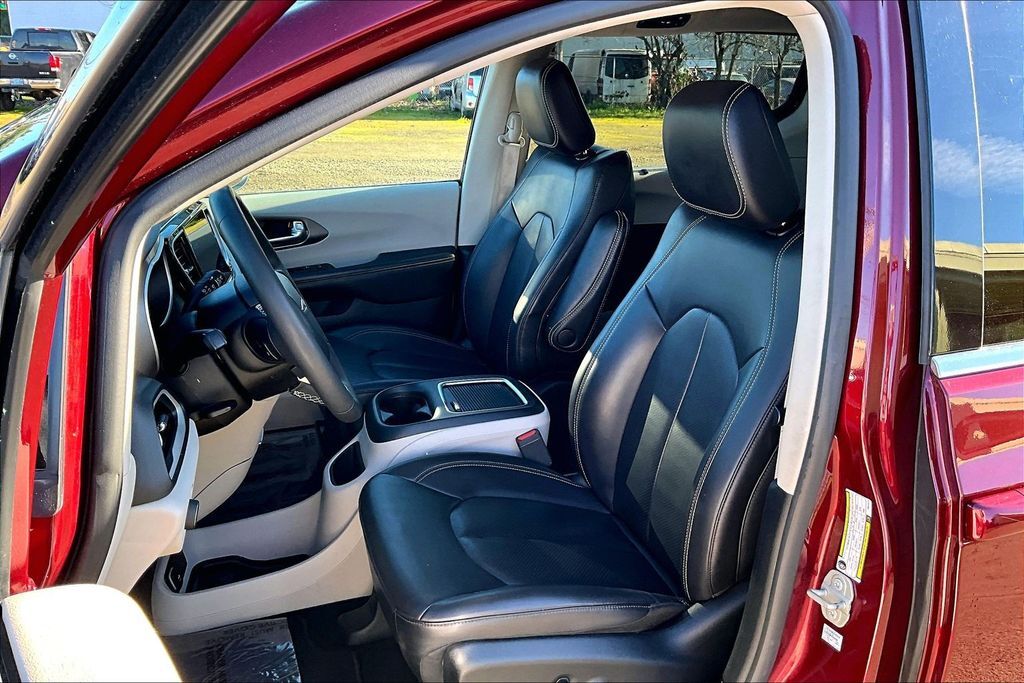2023 Chrysler Pacifica Touring L OR