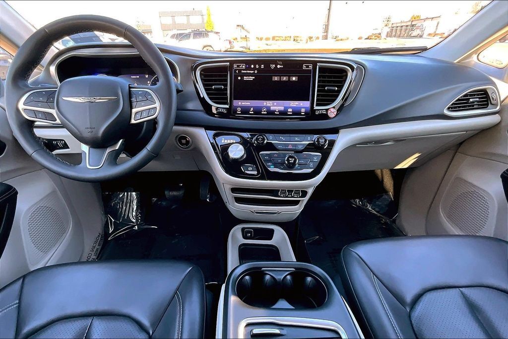 2023 Chrysler Pacifica Touring L OR