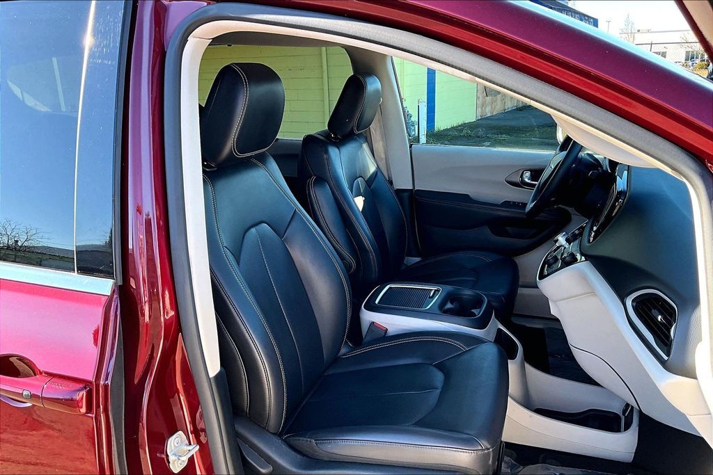 2023 Chrysler Pacifica Touring L OR