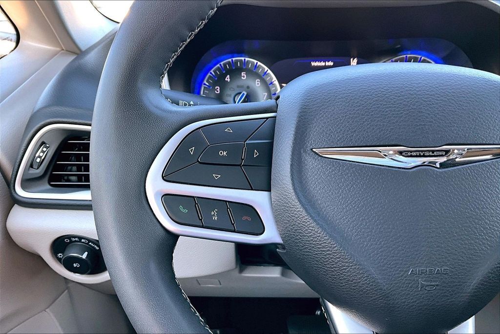 2023 Chrysler Pacifica Touring L OR