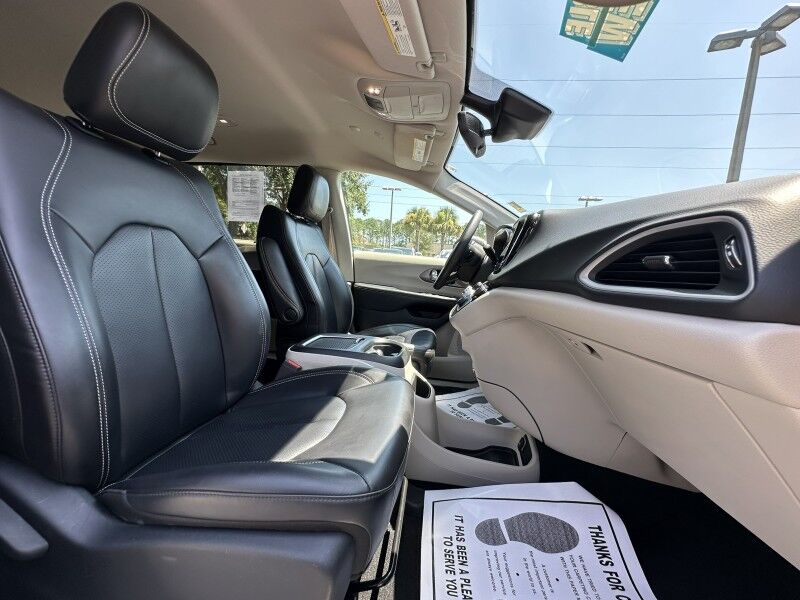 2023 Chrysler Pacifica Touring L Jacksonville FL
