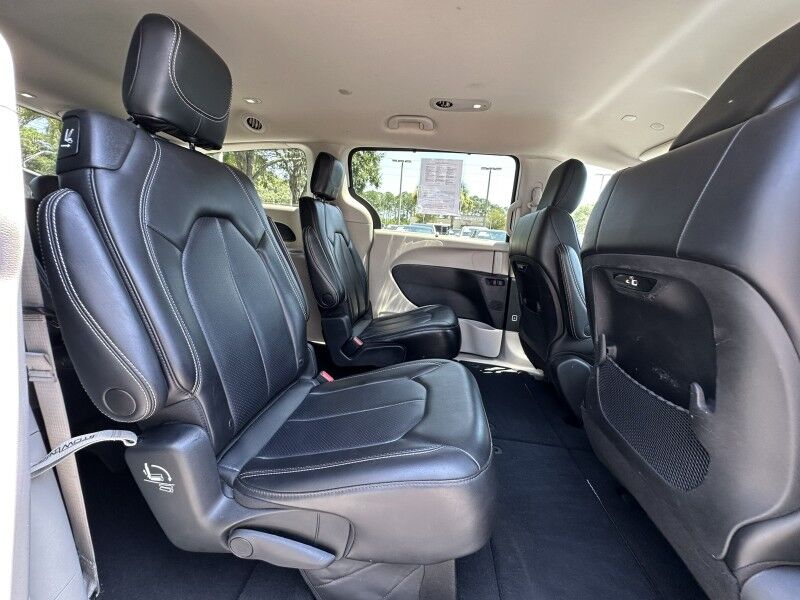 2023 Chrysler Pacifica Touring L Jacksonville FL