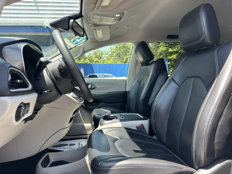 2023 Chrysler Pacifica Touring L Jacksonville FL