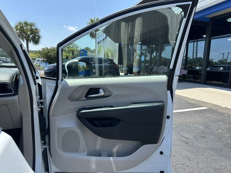 2023 Chrysler Pacifica Touring L Jacksonville FL
