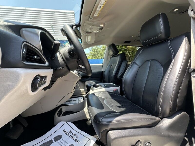 2023 Chrysler Pacifica Touring L Jacksonville FL