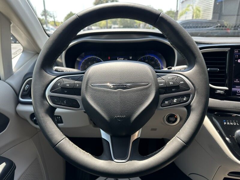 2023 Chrysler Pacifica Touring L Jacksonville FL