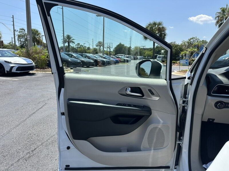 2023 Chrysler Pacifica Touring L Jacksonville FL