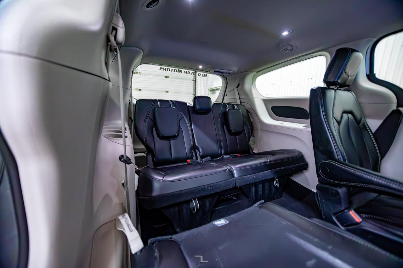 2023 Chrysler Pacifica Touring L Leather BCam Power Doors Red Deer AB