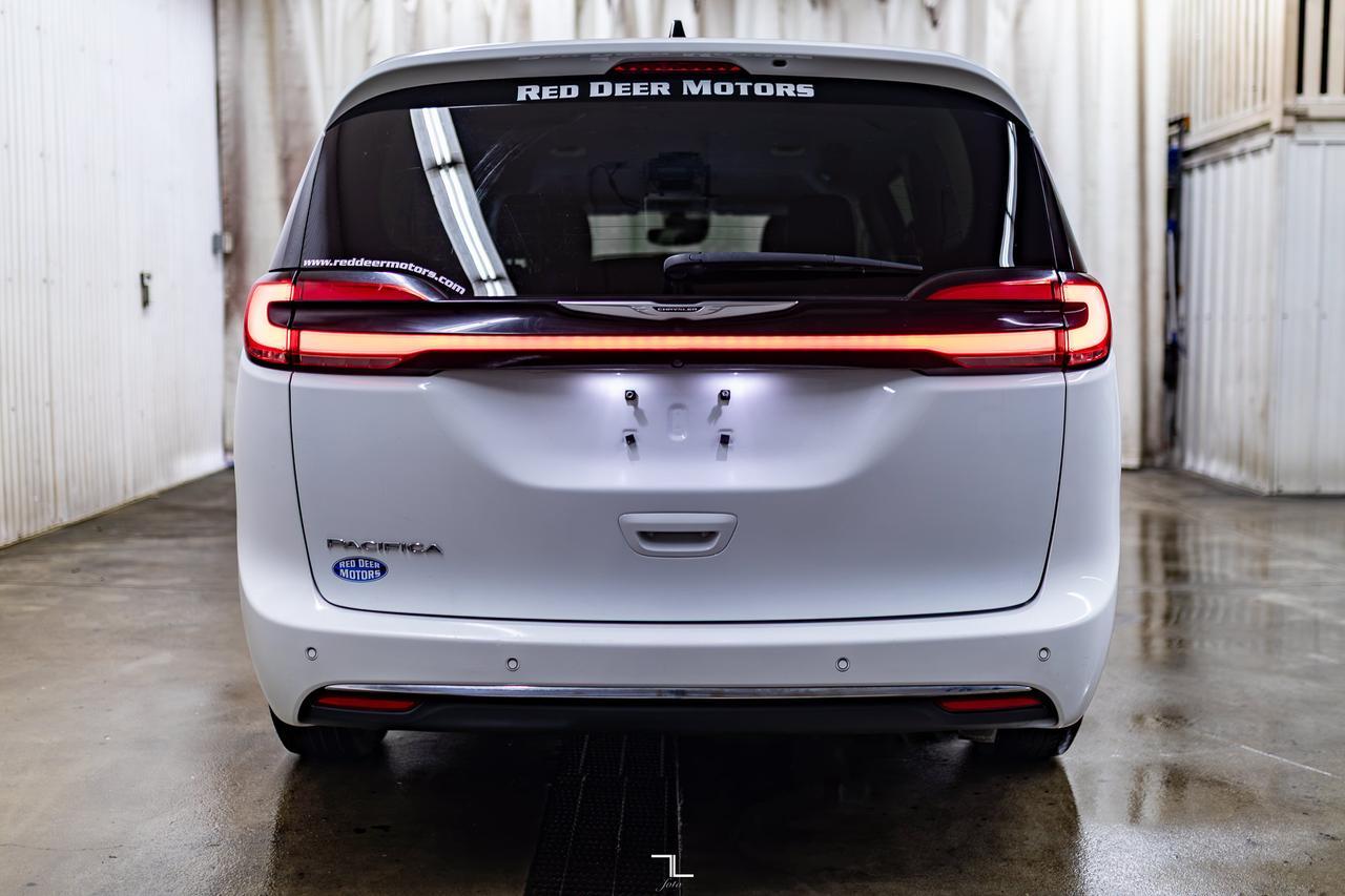 2023 Chrysler Pacifica Touring L Leather BCam Power Doors Red Deer AB