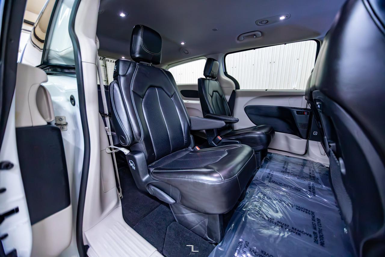 2023 Chrysler Pacifica Touring L Leather BCam Power Doors Red Deer AB