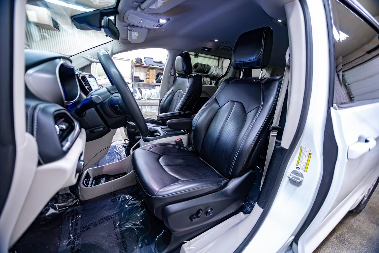 2023 Chrysler Pacifica Touring L Leather BCam Power Doors Red Deer AB