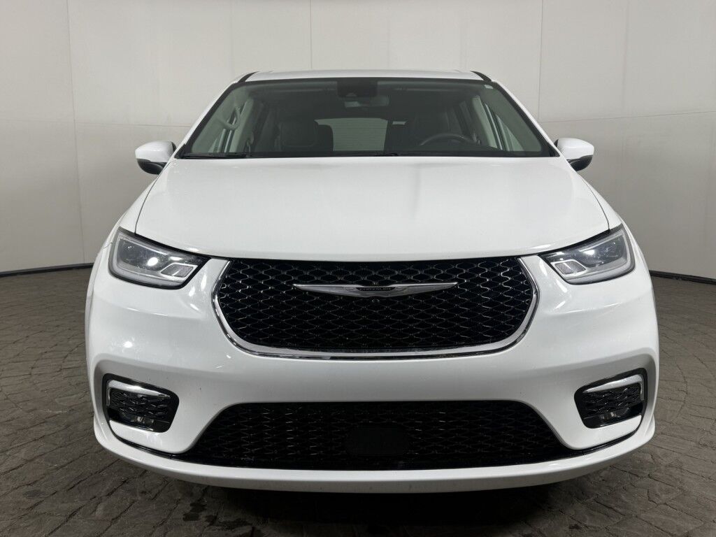 2023 Chrysler Pacifica Touring L Maumee OH