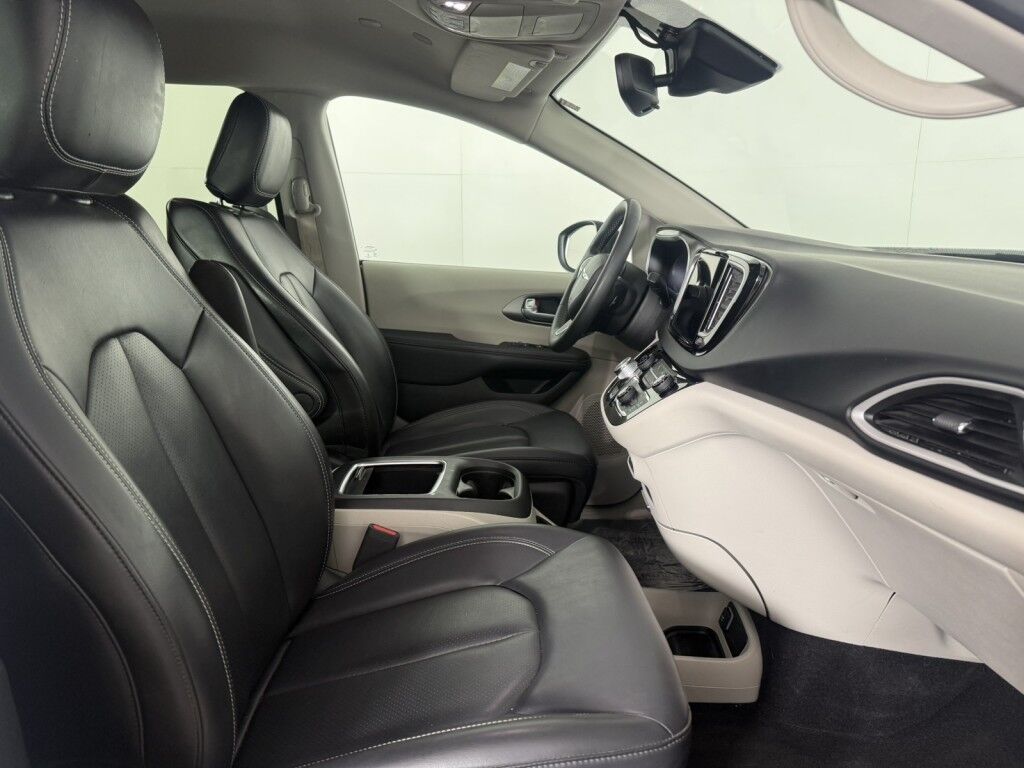 2023 Chrysler Pacifica Touring L Maumee OH