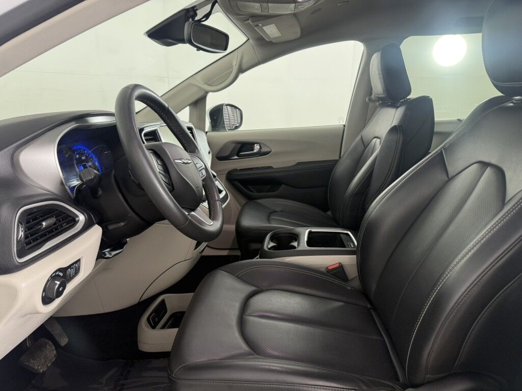 2023 Chrysler Pacifica Touring L Maumee OH