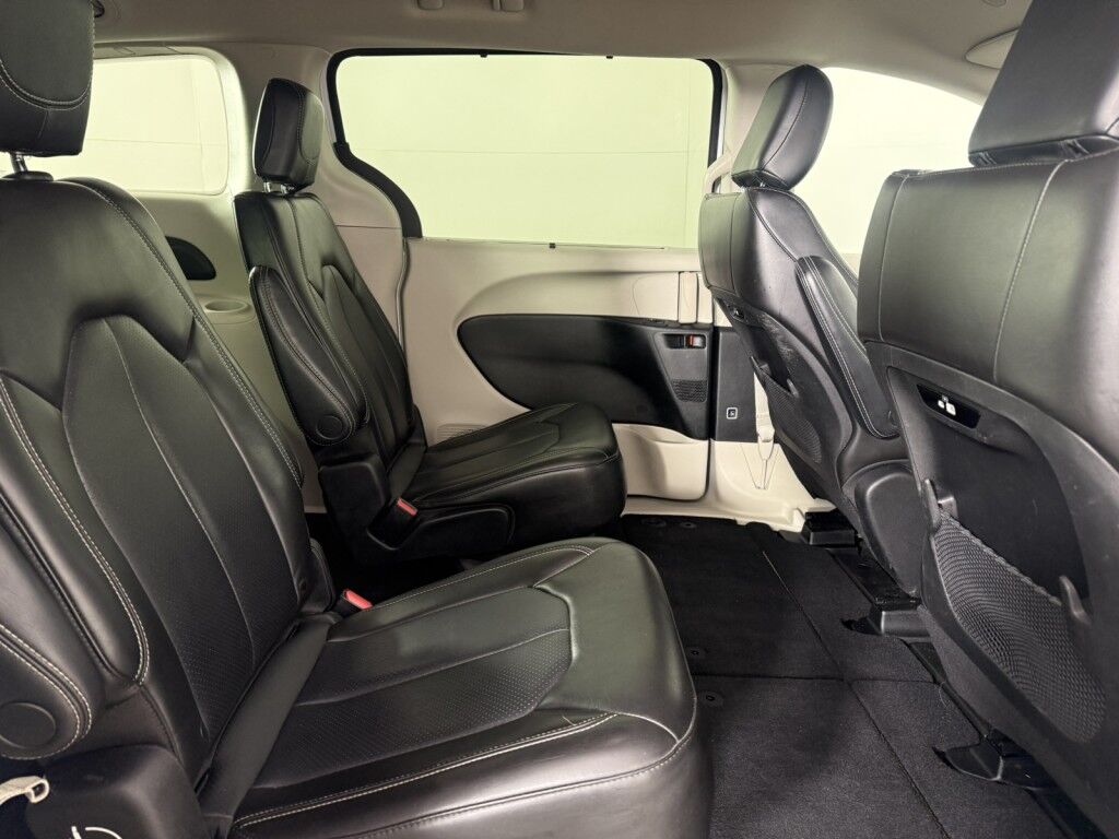 2023 Chrysler Pacifica Touring L Maumee OH