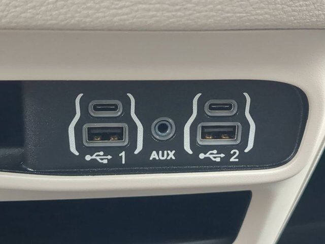 2023 Chrysler Pacifica Touring L Appleton WI
