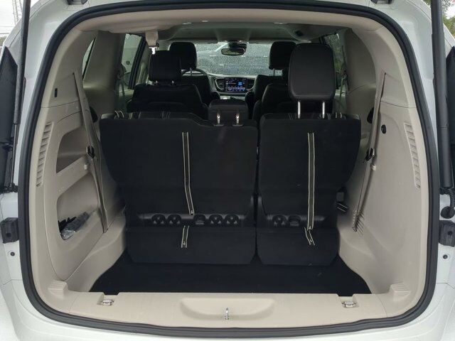 2023 Chrysler Pacifica Touring L Appleton WI