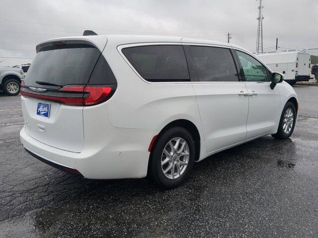 2023 Chrysler Pacifica Touring L Appleton WI