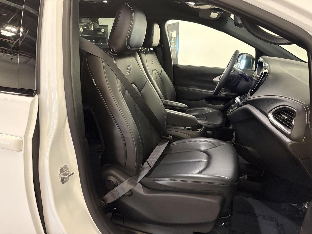 2023 Chrysler Pacifica Touring L Parker CO