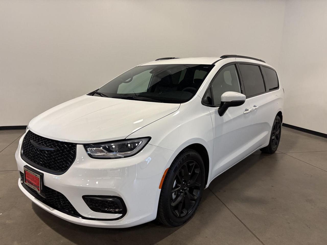 2023 Chrysler Pacifica Touring L Parker CO