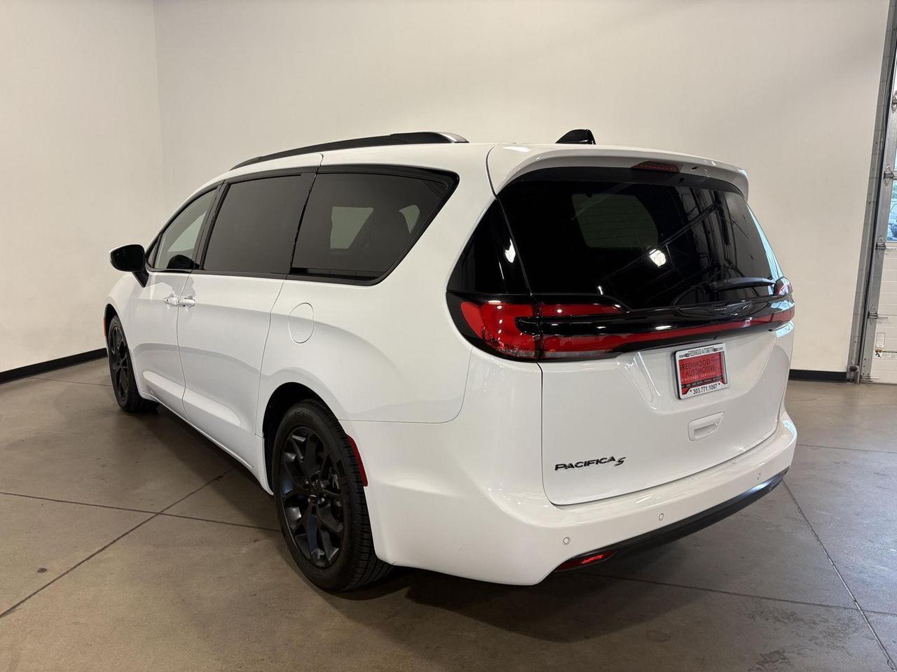 2023 Chrysler Pacifica Touring L Parker CO