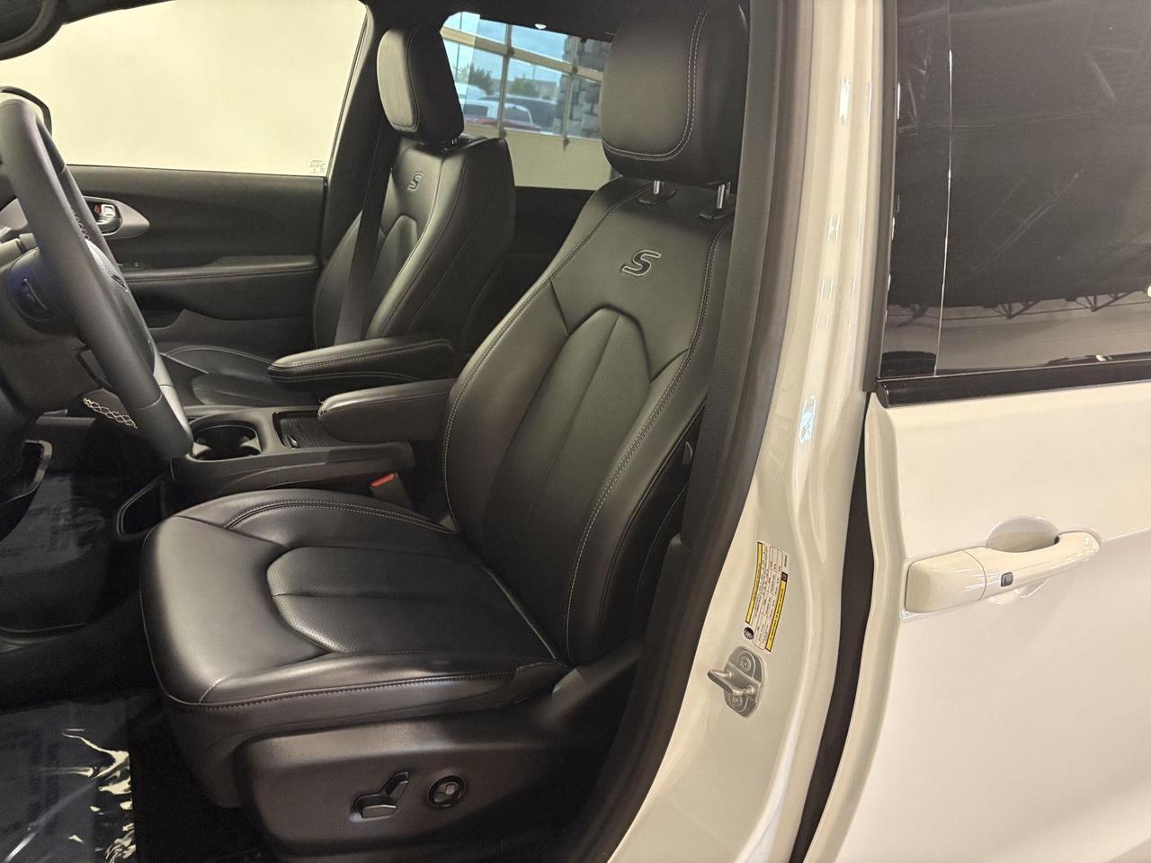 2023 Chrysler Pacifica Touring L Parker CO