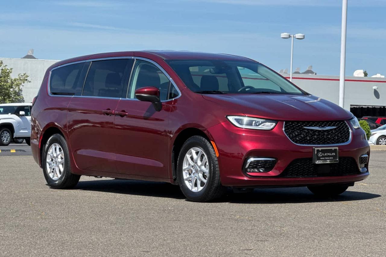 2023 Chrysler Pacifica Touring L Roseville CA