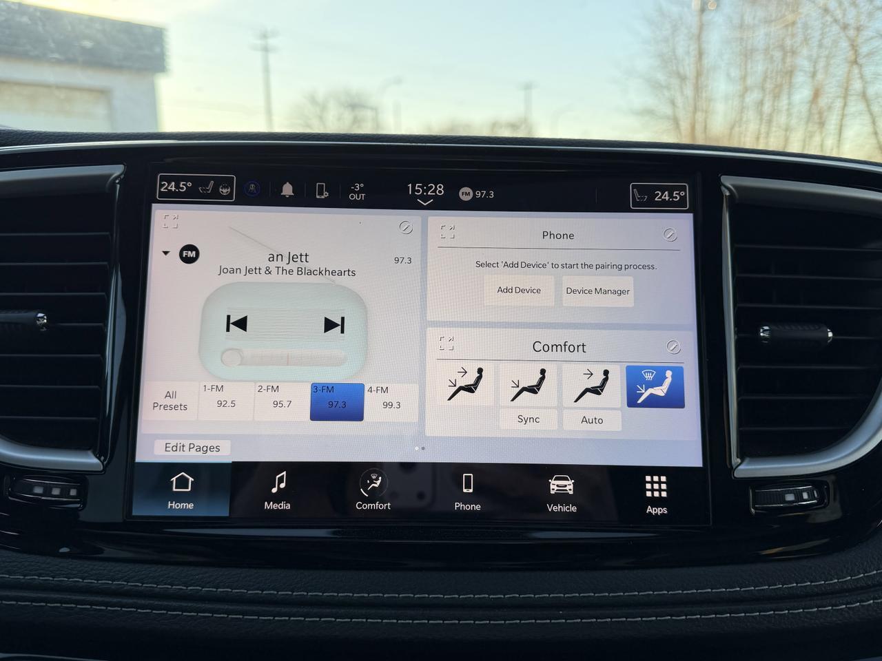 2023 Chrysler Pacifica Touring-L S Appearance AWD | Low KMs | V6 | Stow n Place Roof Rack | Power Liftgate | Remote Start Redwater AB