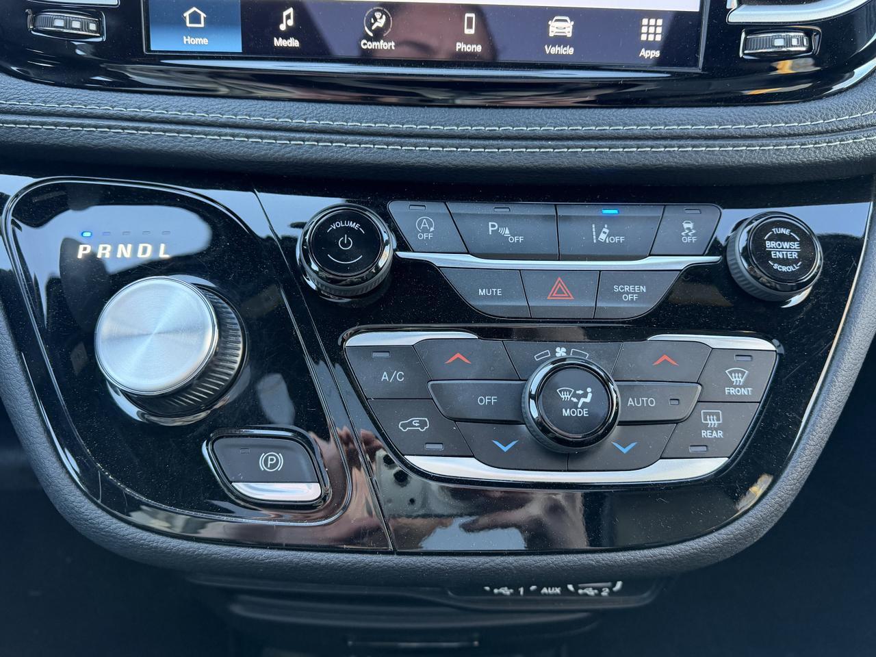 2023 Chrysler Pacifica Touring-L S Appearance AWD | Low KMs | V6 | Stow n Place Roof Rack | Power Liftgate | Remote Start Redwater AB