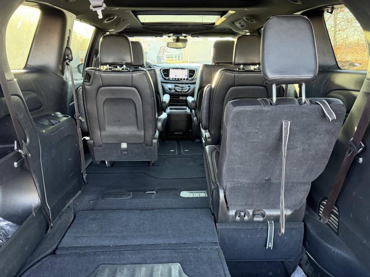 2023 Chrysler Pacifica Touring-L S Appearance AWD | Low KMs | V6 | Stow n Place Roof Rack | Power Liftgate | Remote Start Redwater AB