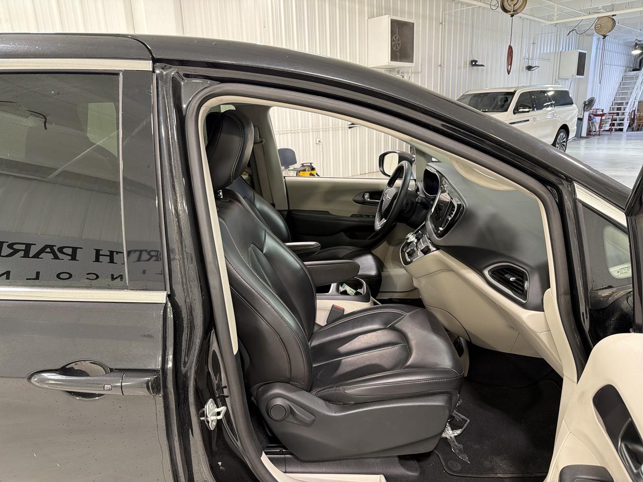 2023 Chrysler Pacifica Touring L San Antonio TX