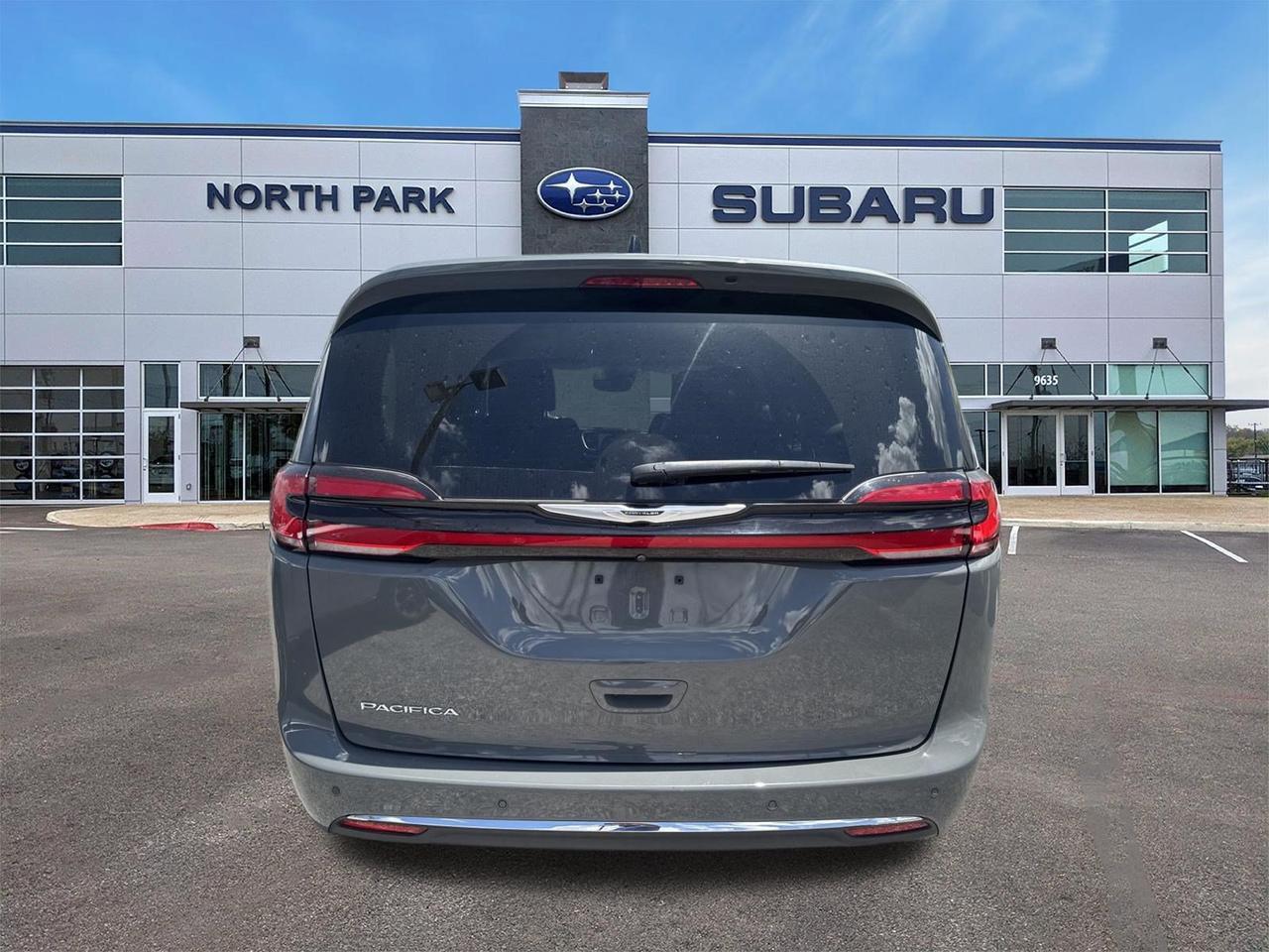 2023 Chrysler Pacifica Touring L