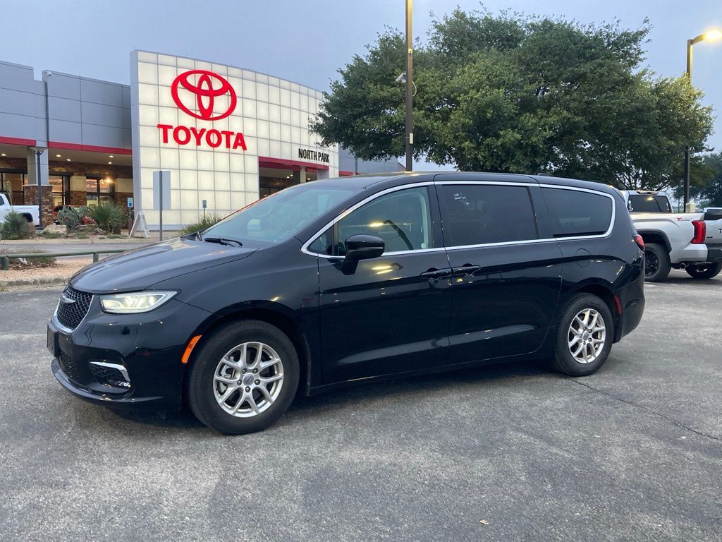 2023 Chrysler Pacifica Touring L