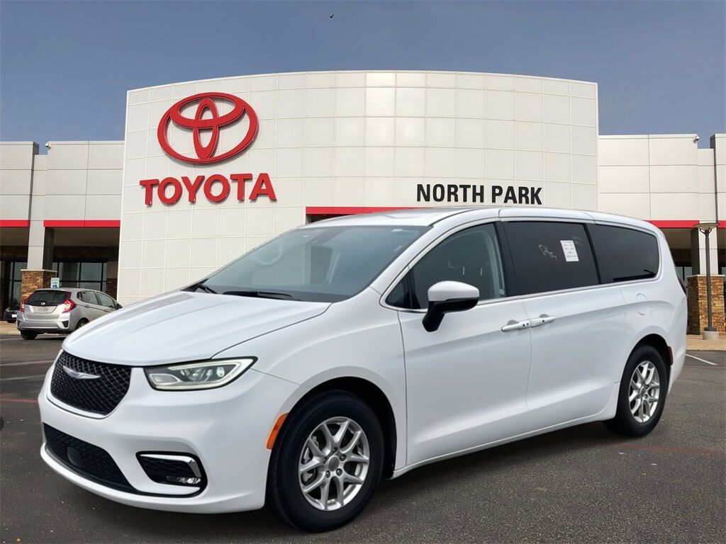 2023 Chrysler Pacifica Touring L