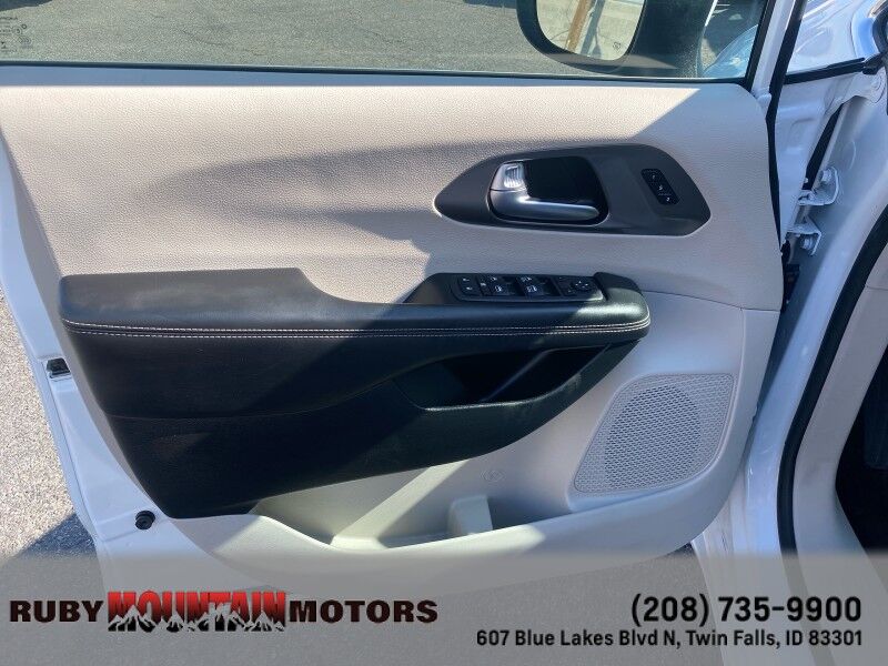 2023 Chrysler Pacifica Touring L Twin Falls ID