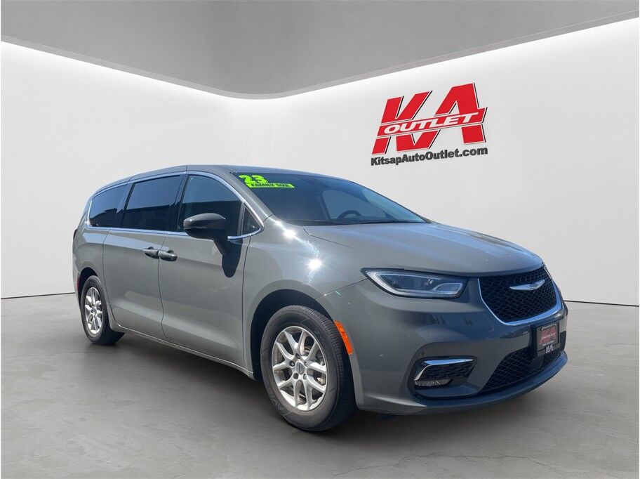 2023 Chrysler Pacifica Touring L Van 4D Port Orchard WA