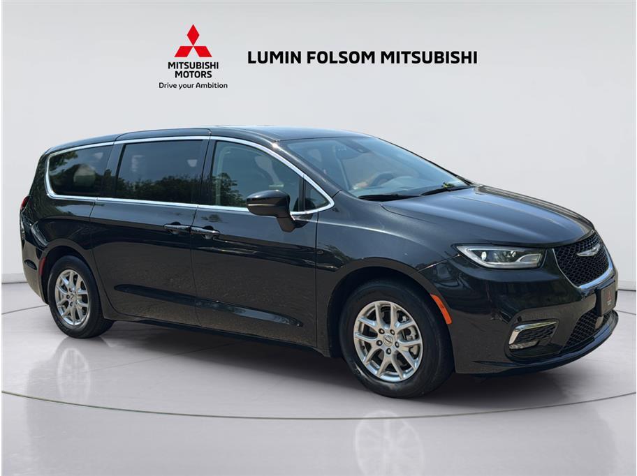 2023 Chrysler Pacifica Touring L Van 4D Folsom CA