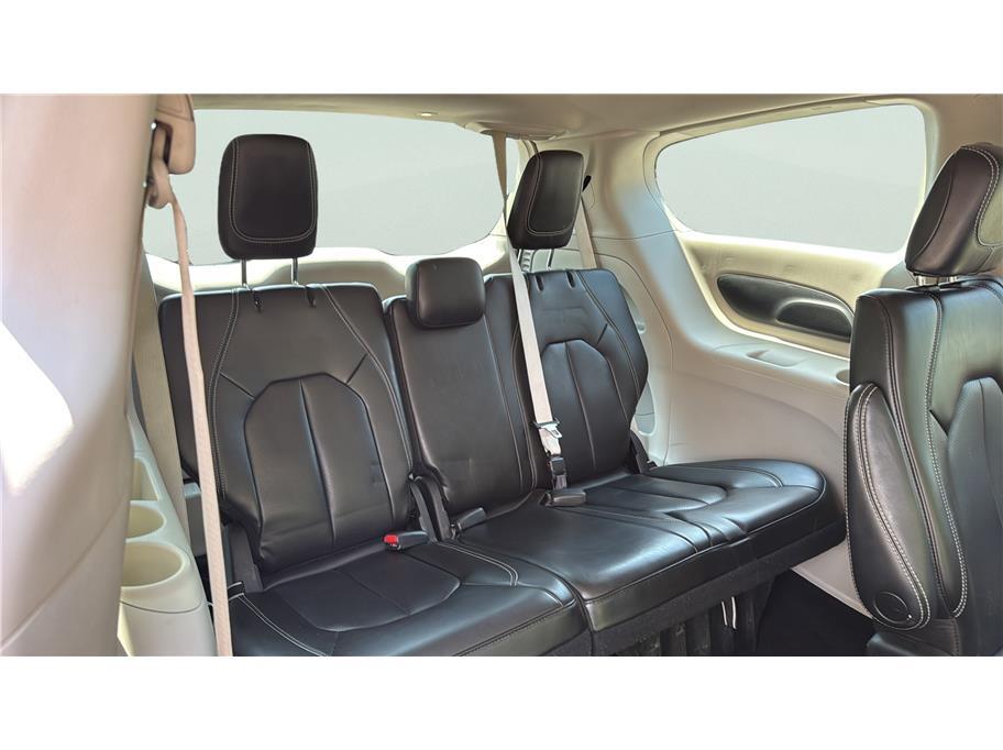 2023 Chrysler Pacifica Touring L Van 4D Folsom CA