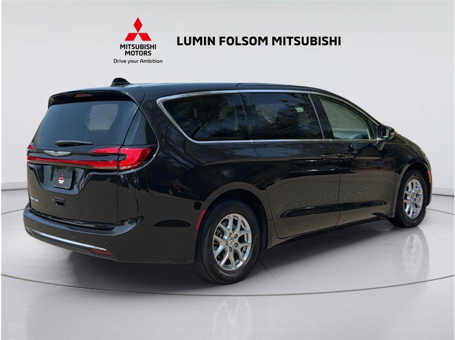 2023 Chrysler Pacifica Touring L Van 4D Folsom CA