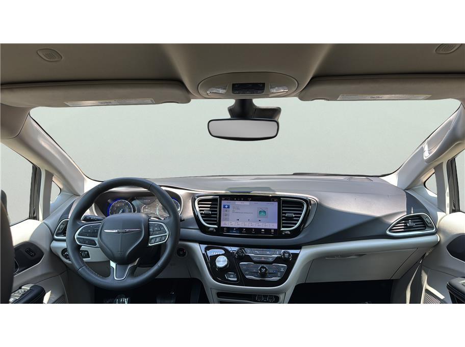 2023 Chrysler Pacifica Touring L Van 4D Folsom CA