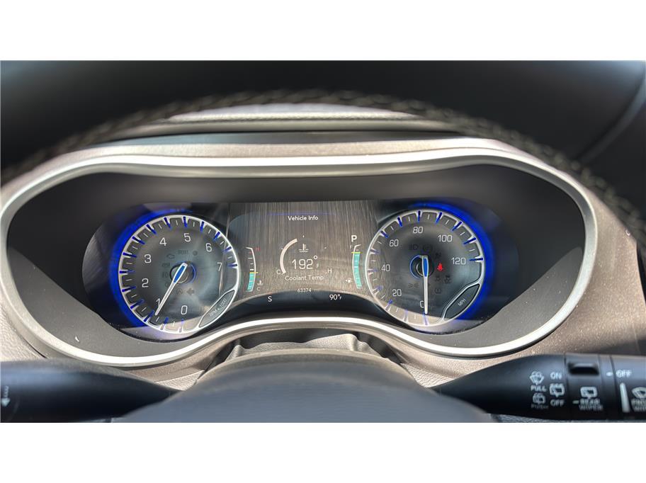 2023 Chrysler Pacifica Touring L Van 4D Folsom CA