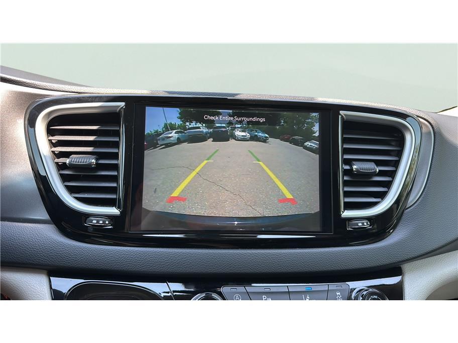 2023 Chrysler Pacifica Touring L Van 4D Folsom CA