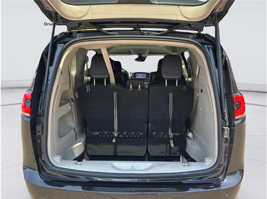 2023 Chrysler Pacifica Touring L Van 4D Folsom CA