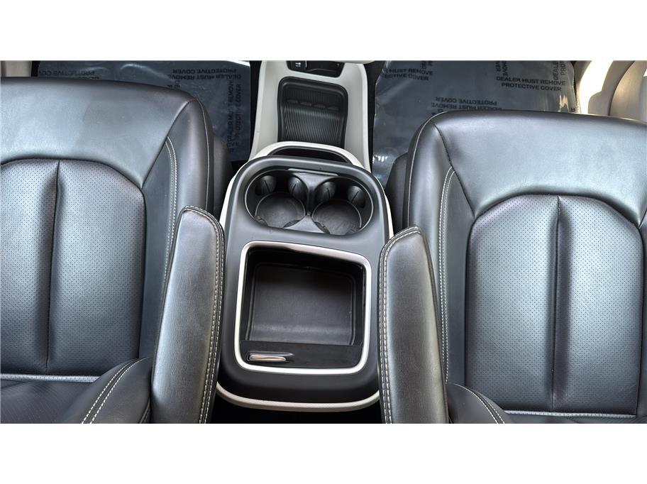 2023 Chrysler Pacifica Touring L Van 4D Folsom CA