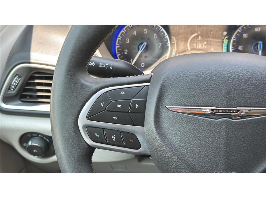 2023 Chrysler Pacifica Touring L Van 4D Folsom CA