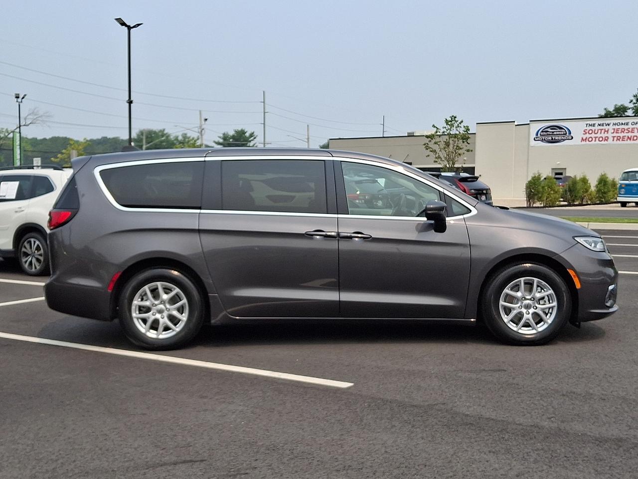 2023 Chrysler Pacifica Touring L Vineland NJ