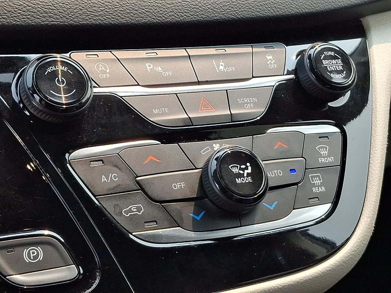 2023 Chrysler Pacifica Touring L Vineland NJ