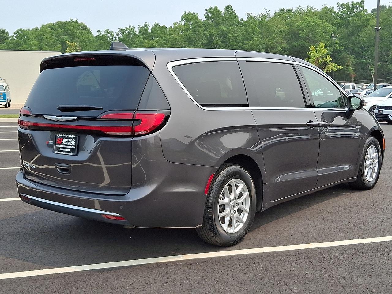 2023 Chrysler Pacifica Touring L Vineland NJ