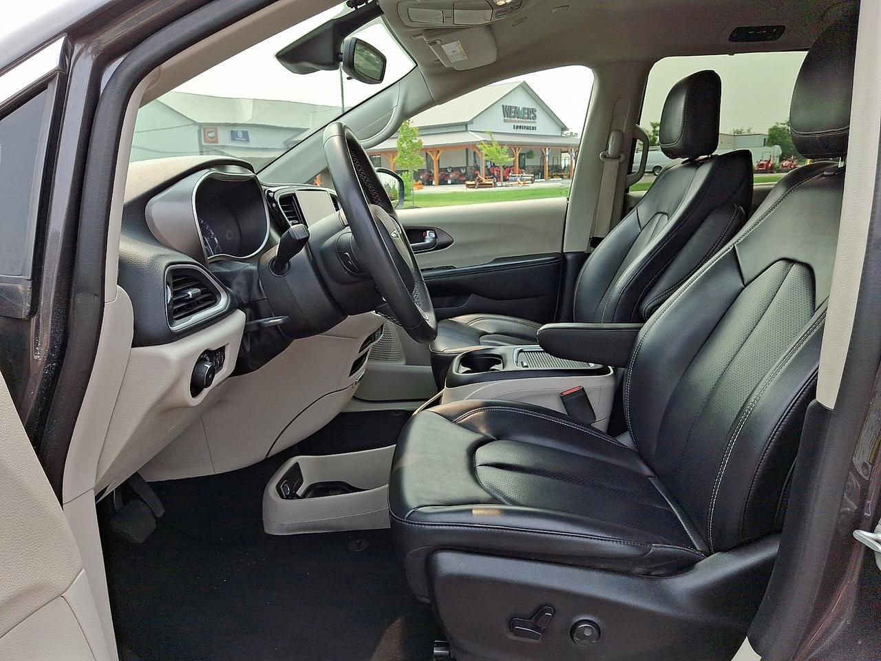 2023 Chrysler Pacifica Touring L Vineland NJ